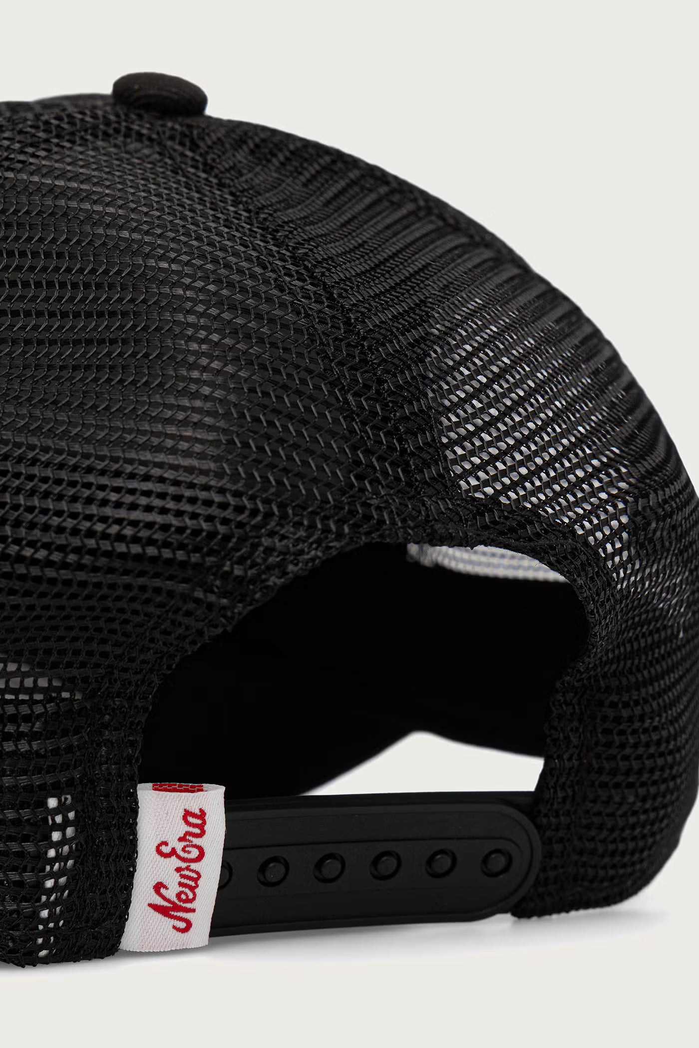 New Era Derhúfa - Distressed New era trucker black grey