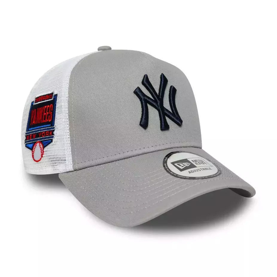 New Era Derhúfa - New York Yankees MLB grey side patch 9FORTY A-Frame Trucker Adjustable Cap