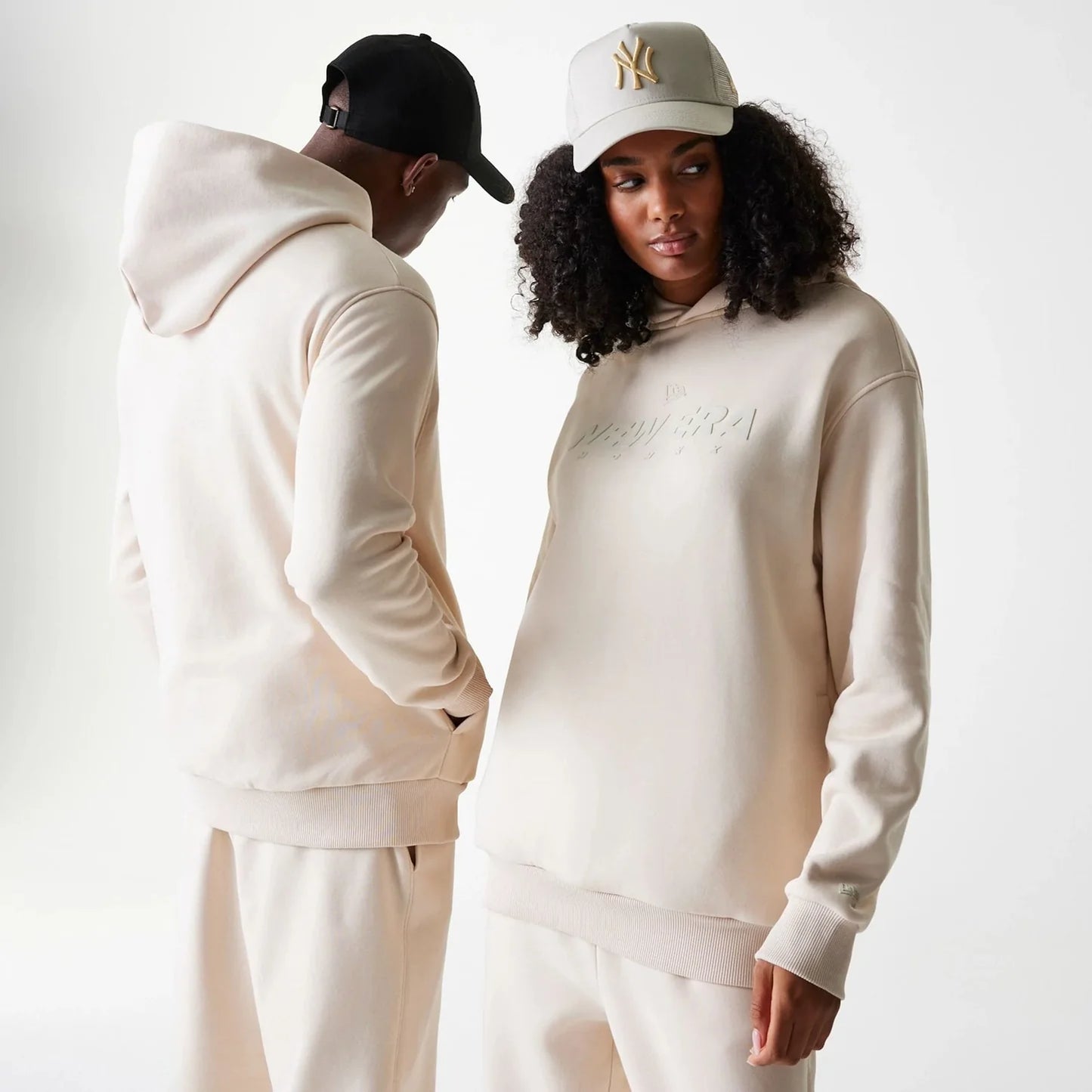 New Era Hettupeysa - Tech Light Beige Oversized Pullover Hoodie