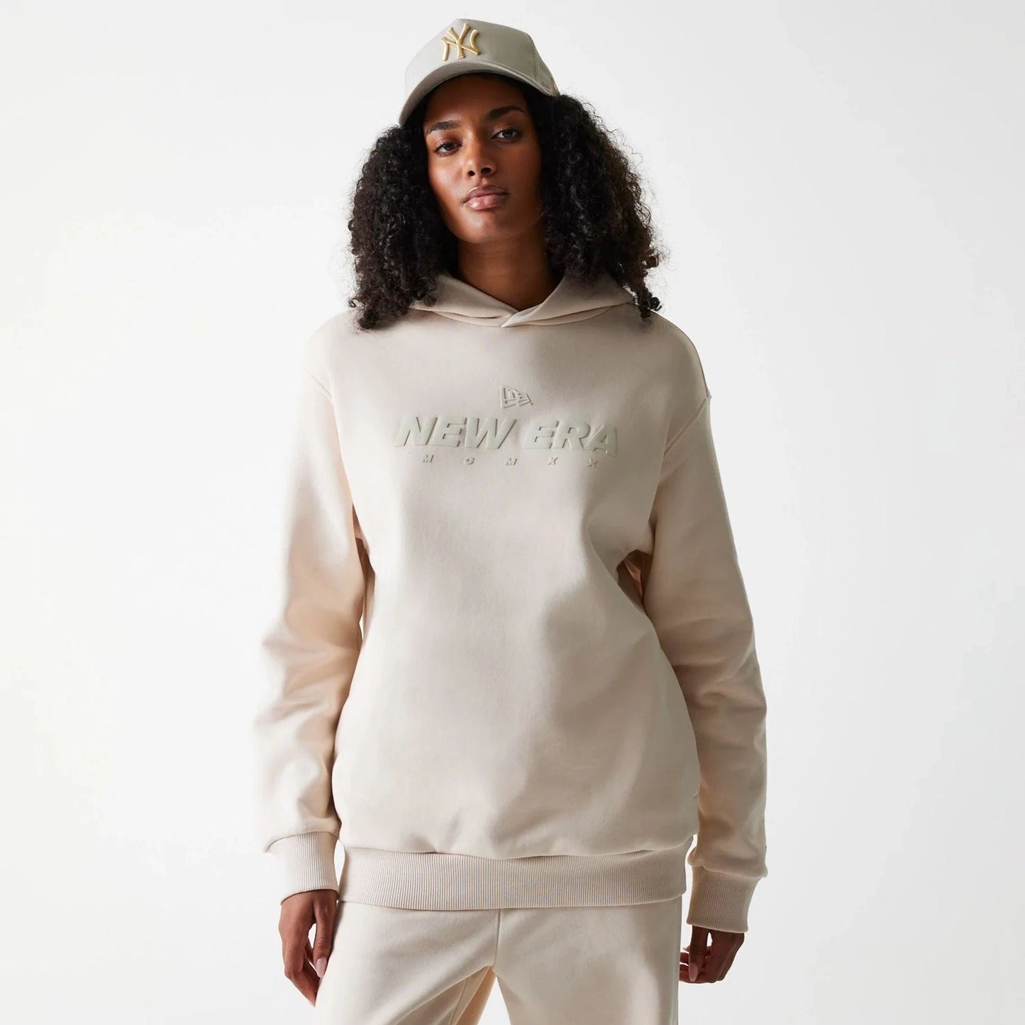 New Era Hettupeysa - Tech Light Beige Oversized Pullover Hoodie