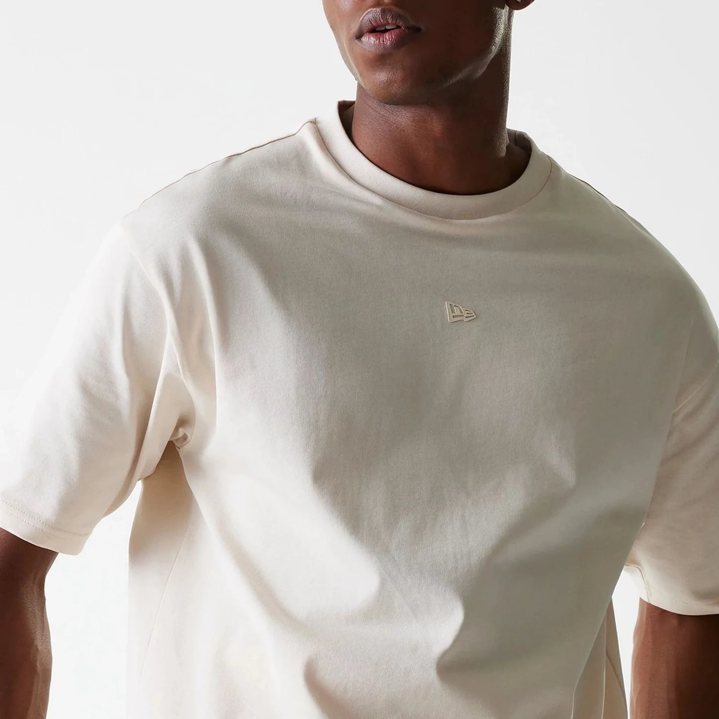 New Era stuttermabolur - Tech Light Beige Oversized T-Shirt