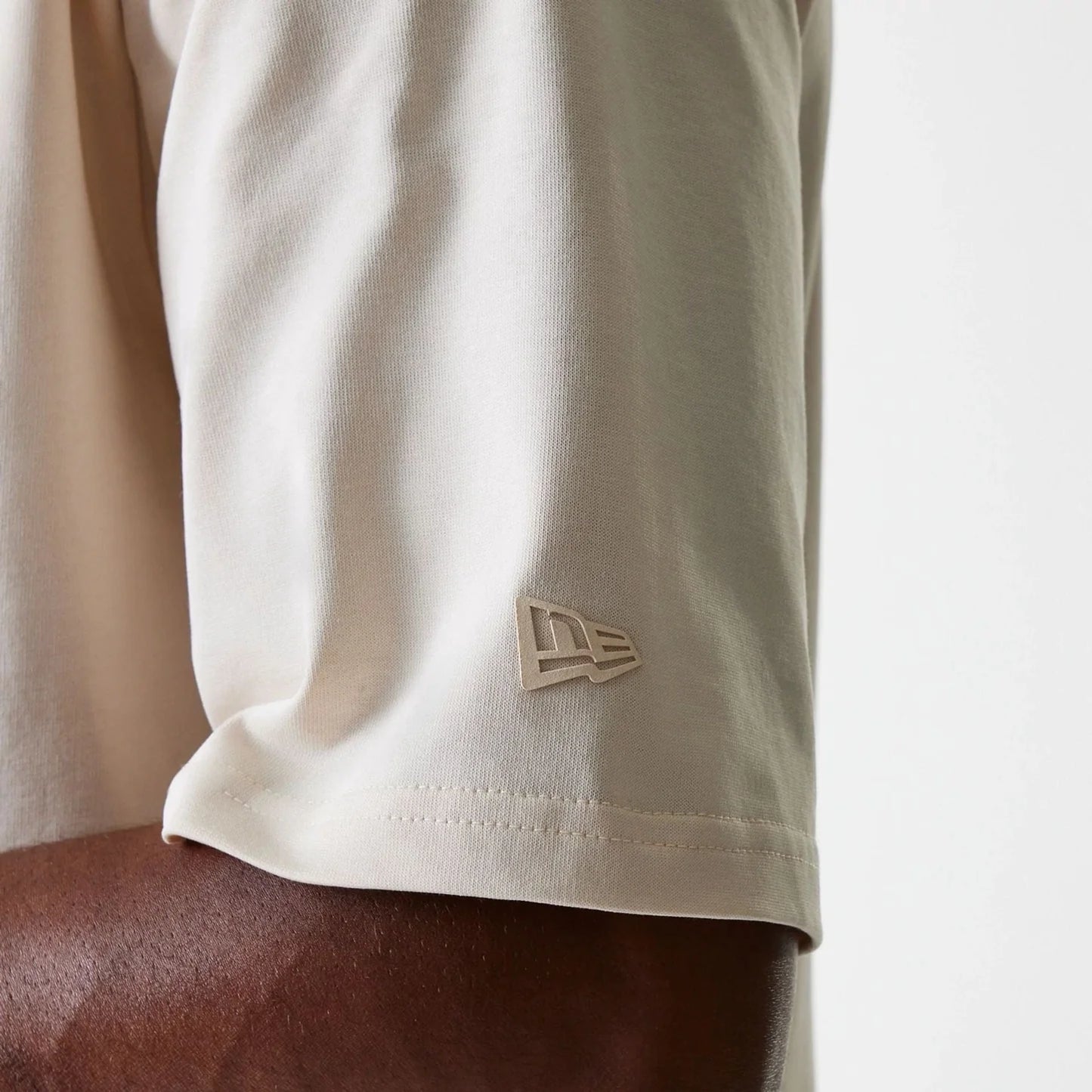 New Era stuttermabolur - Tech Light Beige Oversized T-Shirt