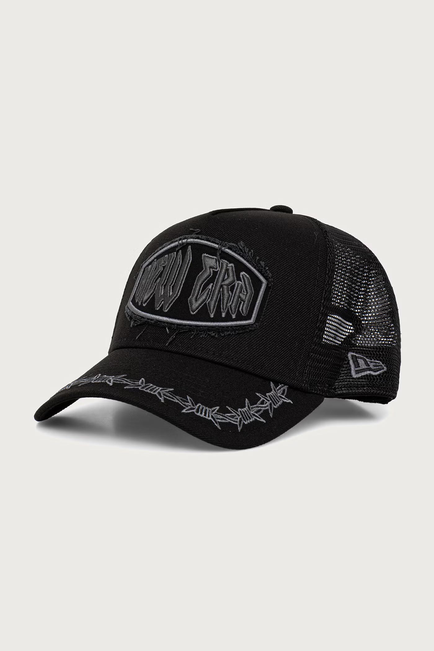 New Era Derhúfa - Distressed New era trucker black grey