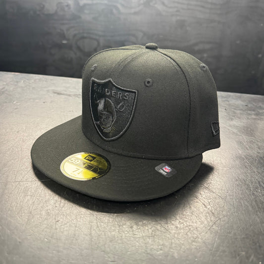 New Era Derhúfa - Lasvegas Raiders Authentic On Field Game Black monochrome 59FIFTY Cap