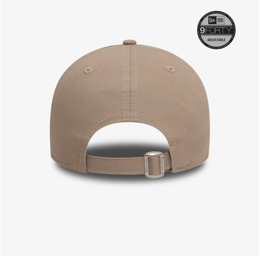 New era derhúfa - New York Yankees League Essential Pastel Brown 9FORTY Adjustable Cap