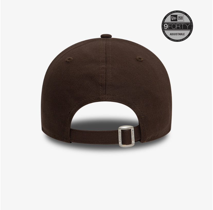 New era derhúfa - New York Yankees League Essential Dark Brown 9FORTY Adjustable Cap