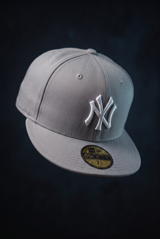 New Era Derhúfa - New York Yankees Basic Grey Fitted